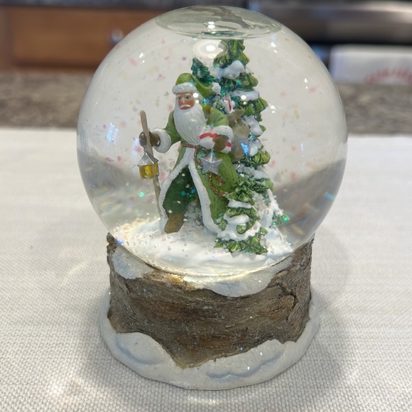 Hallmark Christmas Water Snow Globe - Picture 2 of 6